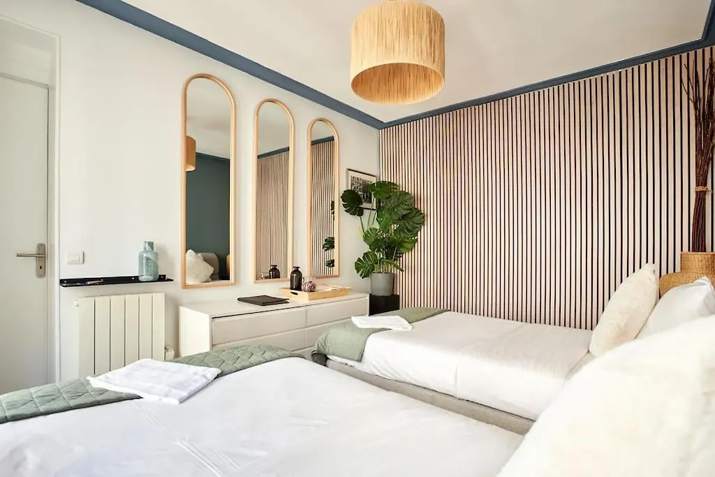 Elegance Urbaine - 2 Chambres Paris Apartamento